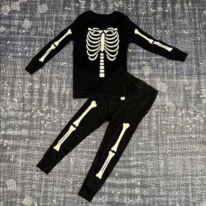 GAP Kids 6 Organic Glow in the Dark Skeleton Pajama Set